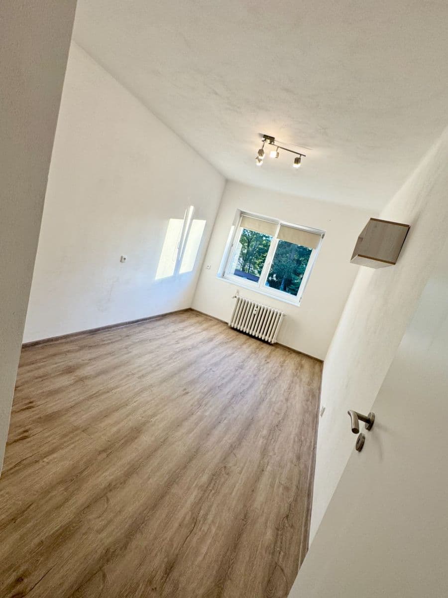 Pronájem bytu 4+1 80 m², Obora, Vlašim, Středočeský kraj Pronájem bytu 4+1 80 m², Obora, Vlašim, Středočeský kraj