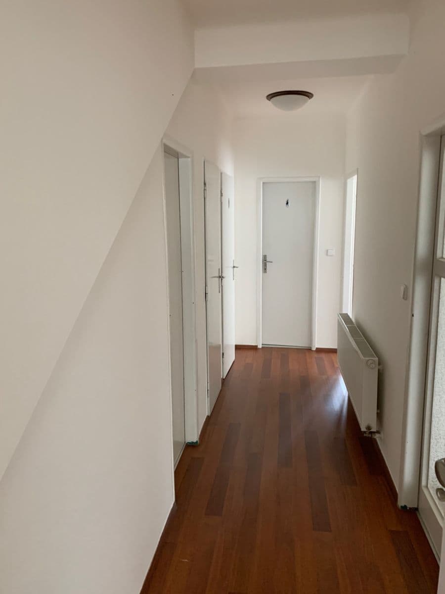 Pronájem bytu 2+1 80 m², Jeremiášova, Praha, Praha Pronájem bytu 2+1 80 m², Jeremiášova, Praha, Praha