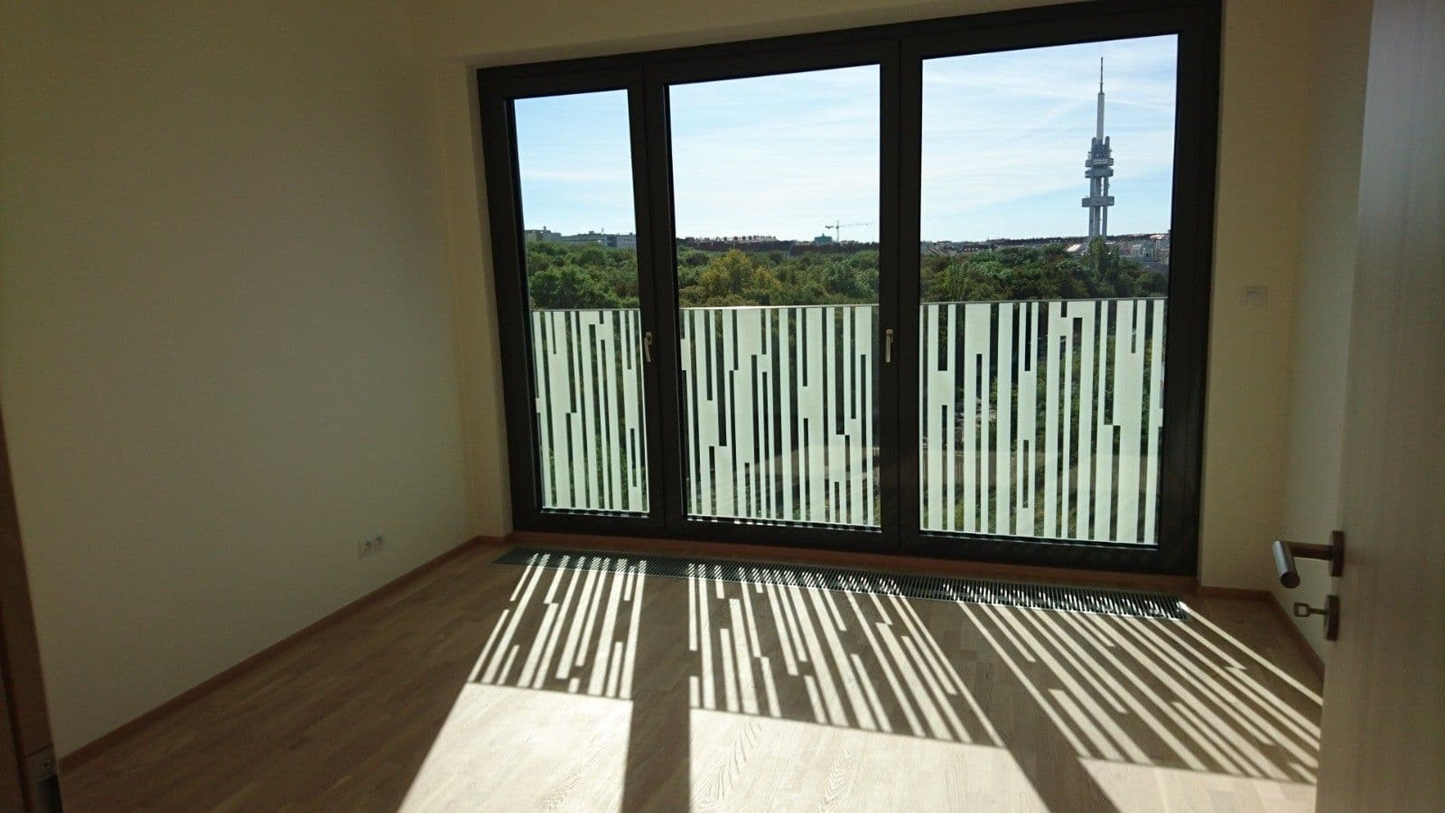 Pronájem bytu 3+kk 101 m², Olšanská, Praha, Praha Pronájem bytu 3+kk 101 m², Olšanská, Praha, Praha