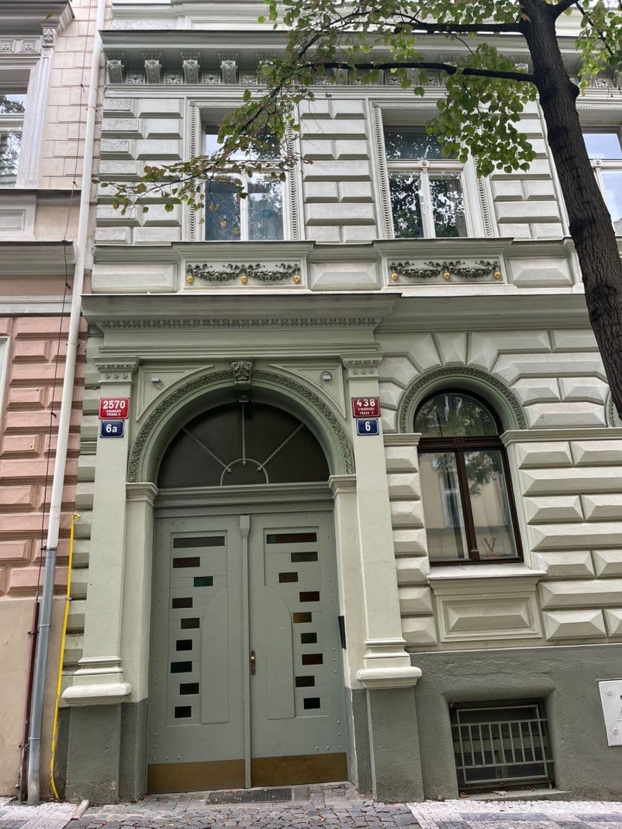 Pronájem bytu 1+kk 45 m², Uruguayská, Praha, Praha Pronájem bytu 1+kk 45 m², Uruguayská, Praha, Praha