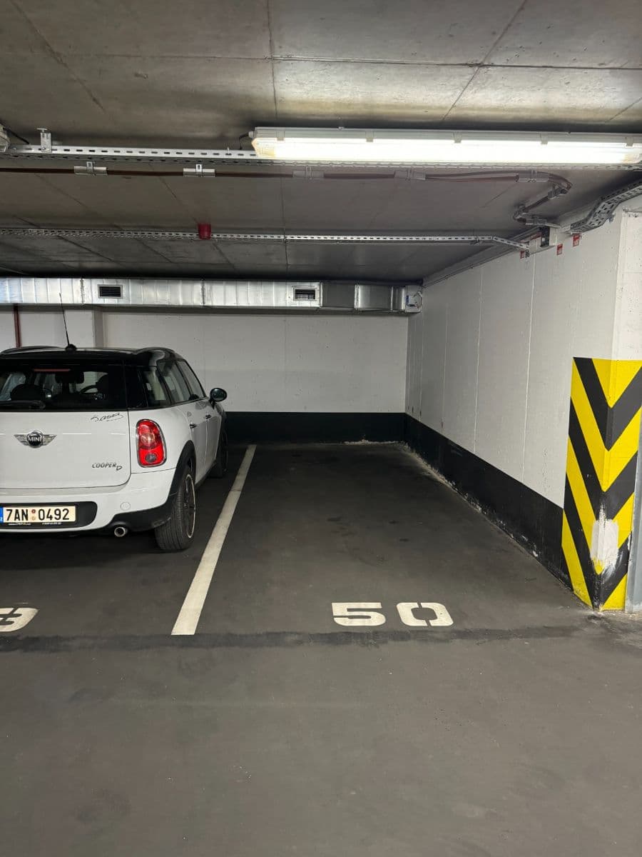 Pronájem garáže 15 m², Karla Engliše, Praha, Praha Pronájem garáže 15 m², Karla Engliše, Praha, Praha