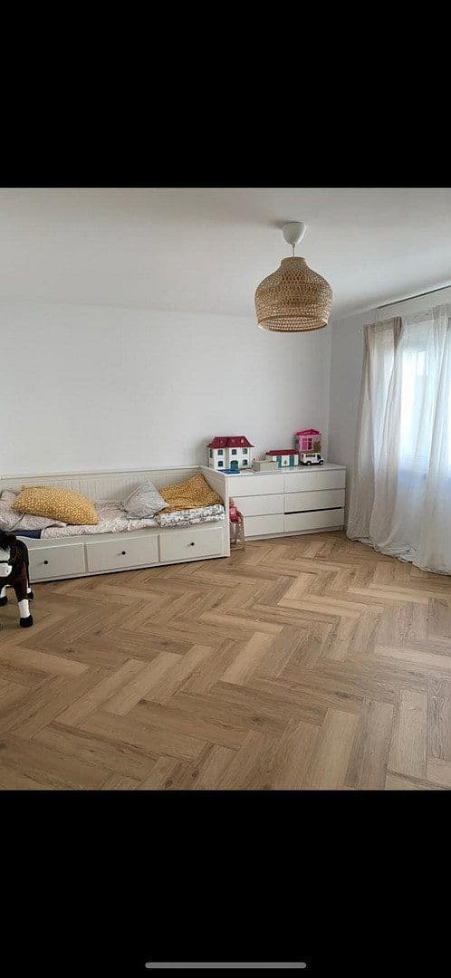 Pronájem domu 250 m², pozemek 662 m², Flughafenstr., Karlsruhe, Bádensko-Württembersko Pronájem domu 250 m², pozemek 662 m², Flughafenstr., Karlsruhe, Bádensko-Württembersko