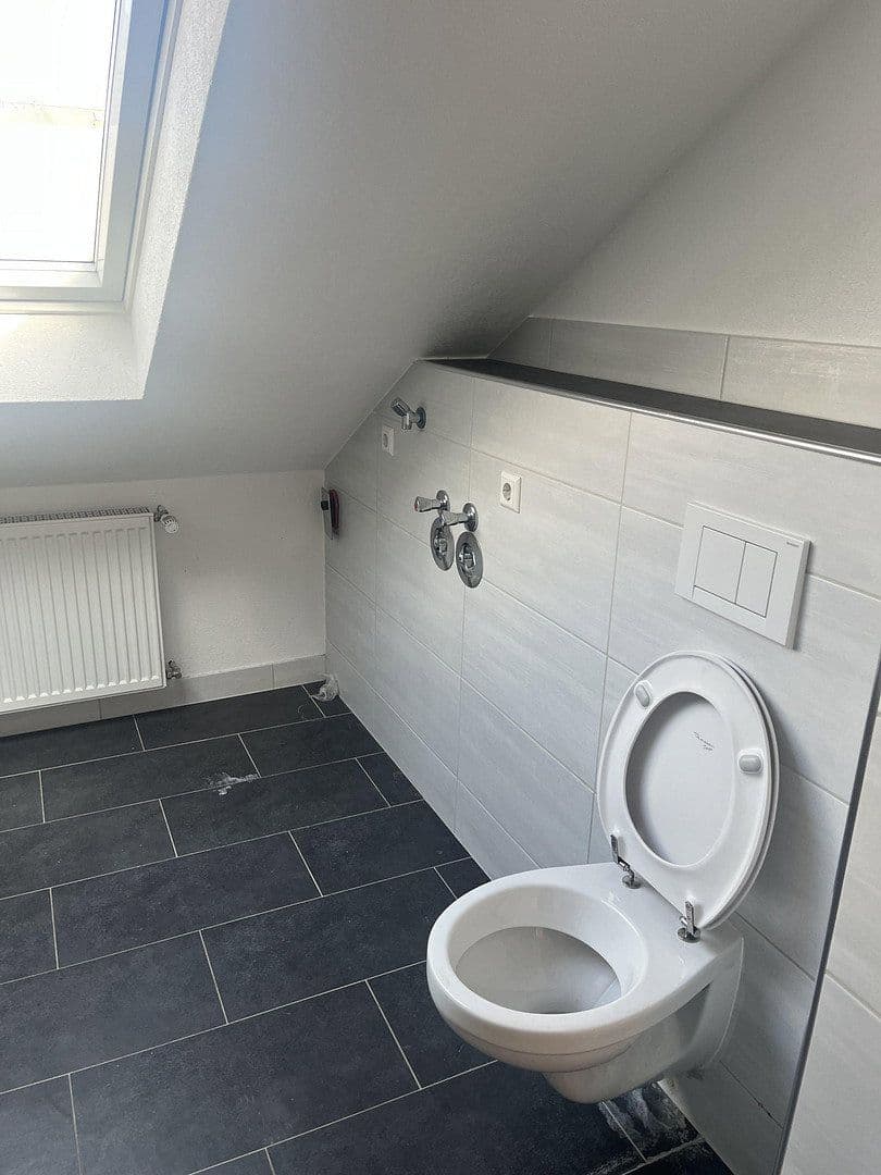 Pronájem bytu 3+1 85 m², Hans Doll Strasse 17 A, Sinsheim, Bádensko-Württembersko Pronájem bytu 3+1 85 m², Hans Doll Strasse 17 A, Sinsheim, Bádensko-Württembersko
