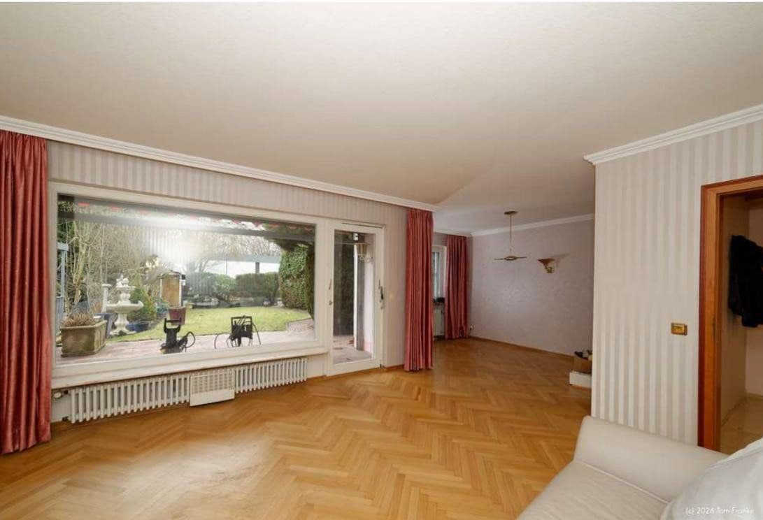 Prodej domu 118 m², pozemek 229 m², Litzelwiese 42, Frankfurt, Hessen Prodej domu 118 m², pozemek 229 m², Litzelwiese 42, Frankfurt, Hessen