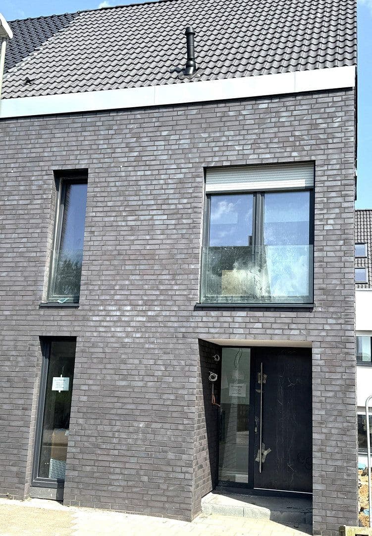 Pronájem domu 145 m², pozemek 180 m², Römerstr. 14, Meerbusch, Severní Porýní-Vestfálsko Pronájem domu 145 m², pozemek 180 m², Römerstr. 14, Meerbusch, Severní Porýní-Vestfálsko