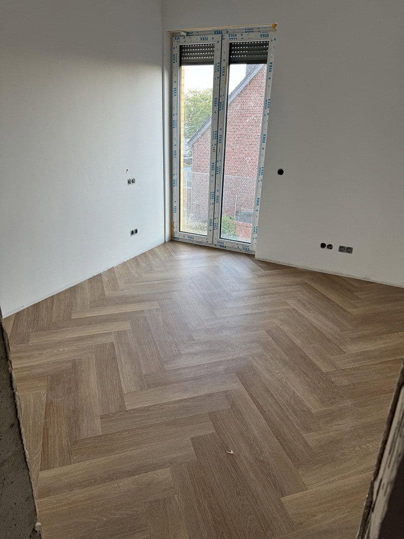 Pronájem domu 145 m², pozemek 180 m², Römerstr. 14, Meerbusch, Severní Porýní-Vestfálsko Pronájem domu 145 m², pozemek 180 m², Römerstr. 14, Meerbusch, Severní Porýní-Vestfálsko
