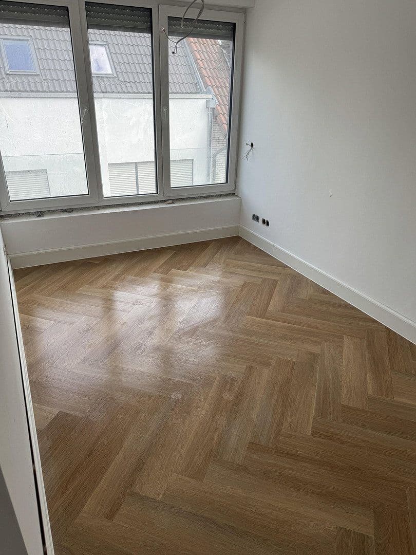 Pronájem domu 145 m², pozemek 180 m², Römerstr. 14, Meerbusch, Severní Porýní-Vestfálsko Pronájem domu 145 m², pozemek 180 m², Römerstr. 14, Meerbusch, Severní Porýní-Vestfálsko
