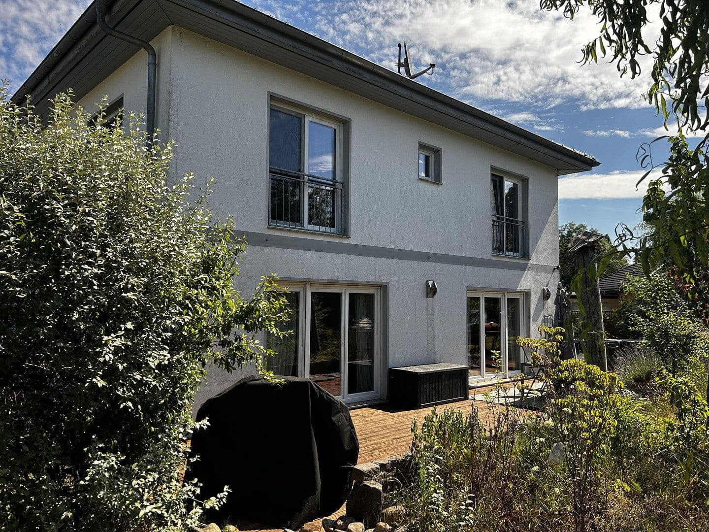 Prodej domu 158 m², pozemek 434 m², Am Wartenberger Luch 32, Berlin, Berlín Prodej domu 158 m², pozemek 434 m², Am Wartenberger Luch 32, Berlin, Berlín