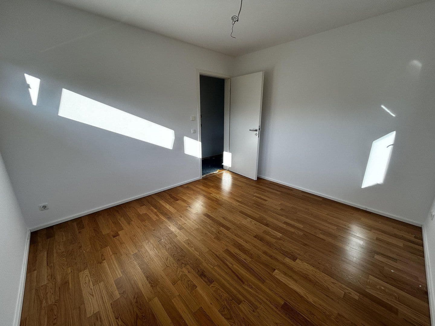 Prodej domu 158 m², pozemek 434 m², Am Wartenberger Luch 32, Berlin, Berlín Prodej domu 158 m², pozemek 434 m², Am Wartenberger Luch 32, Berlin, Berlín