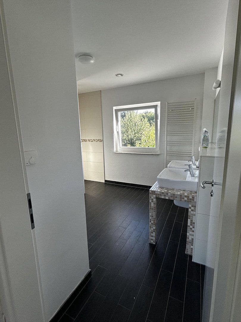 Prodej domu 158 m², pozemek 434 m², Am Wartenberger Luch 32, Berlin, Berlín Prodej domu 158 m², pozemek 434 m², Am Wartenberger Luch 32, Berlin, Berlín
