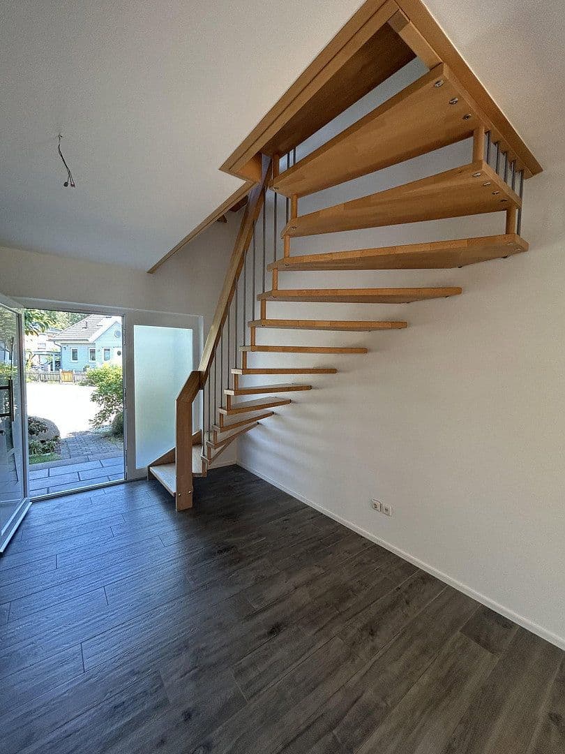 Prodej domu 158 m², pozemek 434 m², Am Wartenberger Luch 32, Berlin, Berlín Prodej domu 158 m², pozemek 434 m², Am Wartenberger Luch 32, Berlin, Berlín