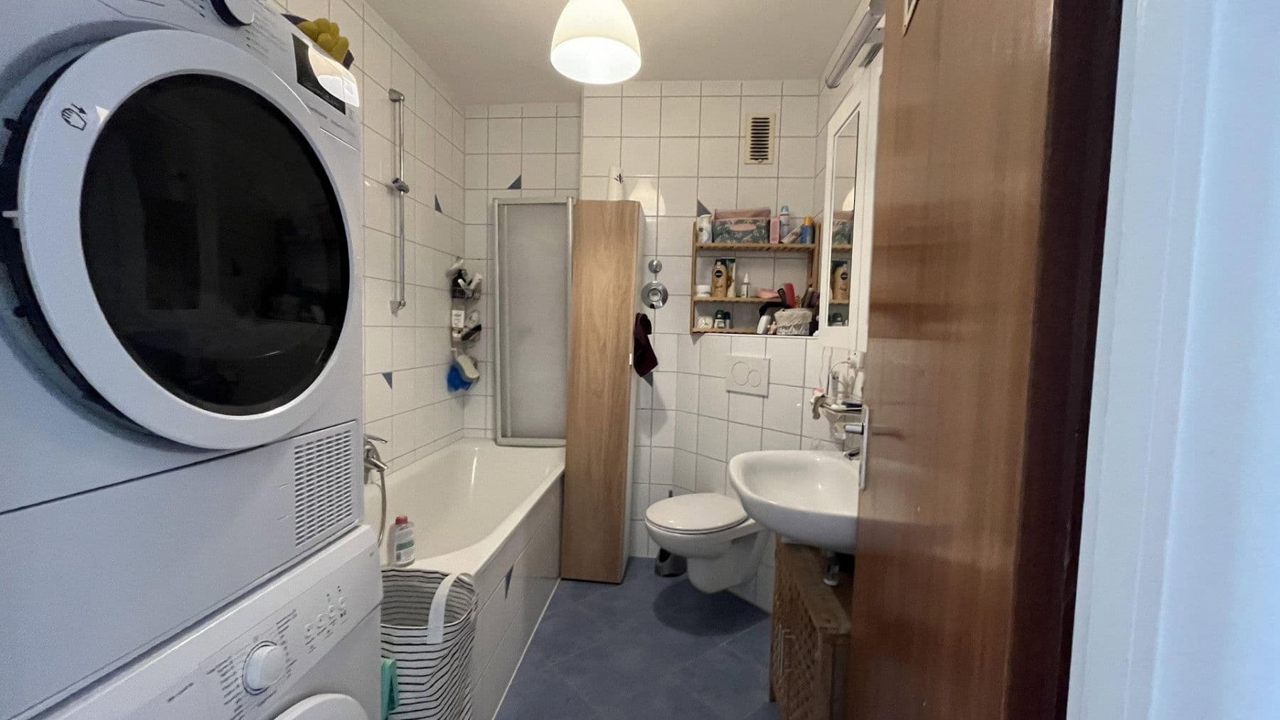 Pronájem bytu 3+1 91 m², Hildebrandstr, Karlsruhe, Bádensko-Württembersko Pronájem bytu 3+1 91 m², Hildebrandstr, Karlsruhe, Bádensko-Württembersko