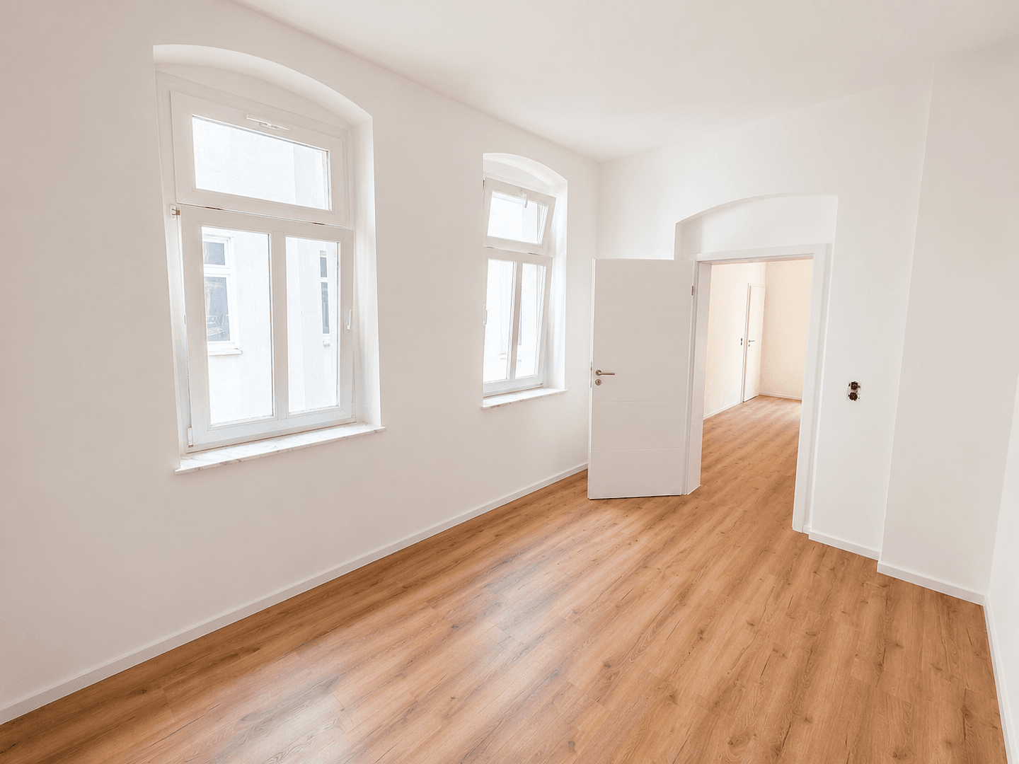 Pronájem bytu 4+1 93 m², Röpziger Straße 6, Halle (Saale), Sasko-Anhaltsko Pronájem bytu 4+1 93 m², Röpziger Straße 6, Halle (Saale), Sasko-Anhaltsko