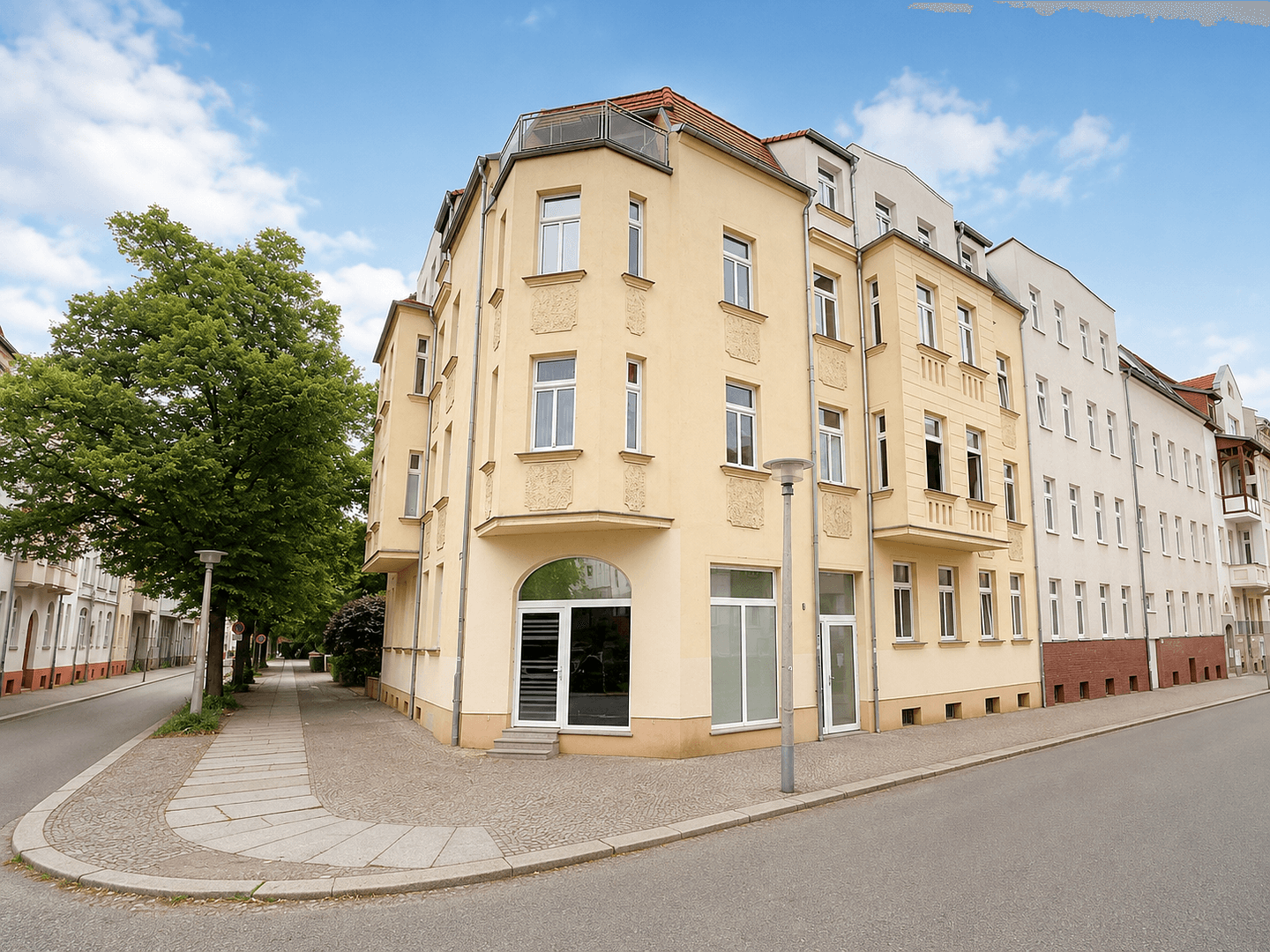 Pronájem bytu 4+1 93 m², Röpziger Straße 6, Halle (Saale), Sasko-Anhaltsko Pronájem bytu 4+1 93 m², Röpziger Straße 6, Halle (Saale), Sasko-Anhaltsko