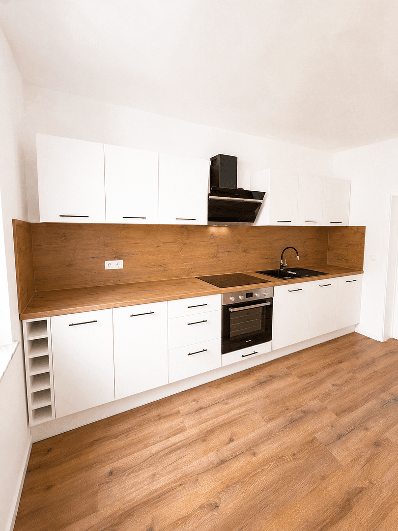Pronájem bytu 4+1 93 m², Röpziger Straße 6, Halle (Saale), Sasko-Anhaltsko Pronájem bytu 4+1 93 m², Röpziger Straße 6, Halle (Saale), Sasko-Anhaltsko