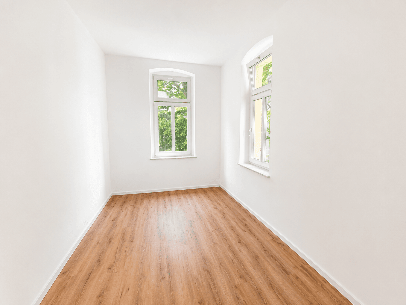 Pronájem bytu 4+1 93 m², Röpziger Straße 6, Halle (Saale), Sasko-Anhaltsko Pronájem bytu 4+1 93 m², Röpziger Straße 6, Halle (Saale), Sasko-Anhaltsko