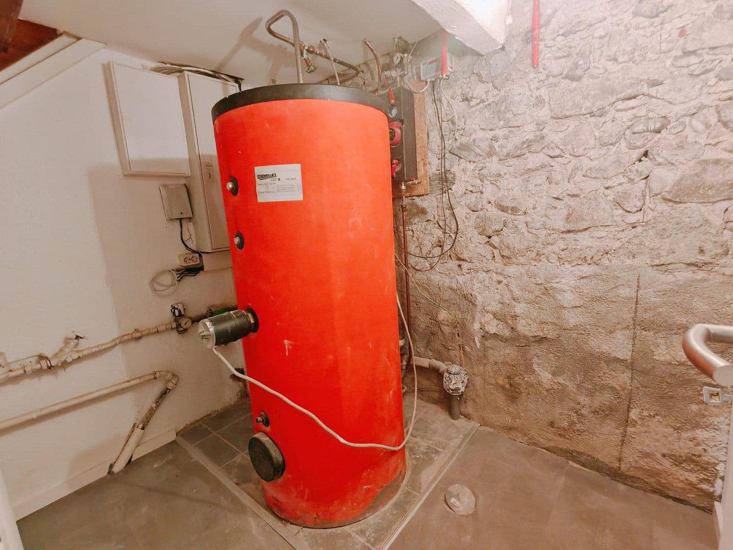 Pronájem domu 130 m², pozemek 2.678 m², Manthalstr. 2, Berg, Bavorsko Pronájem domu 130 m², pozemek 2.678 m², Manthalstr. 2, Berg, Bavorsko