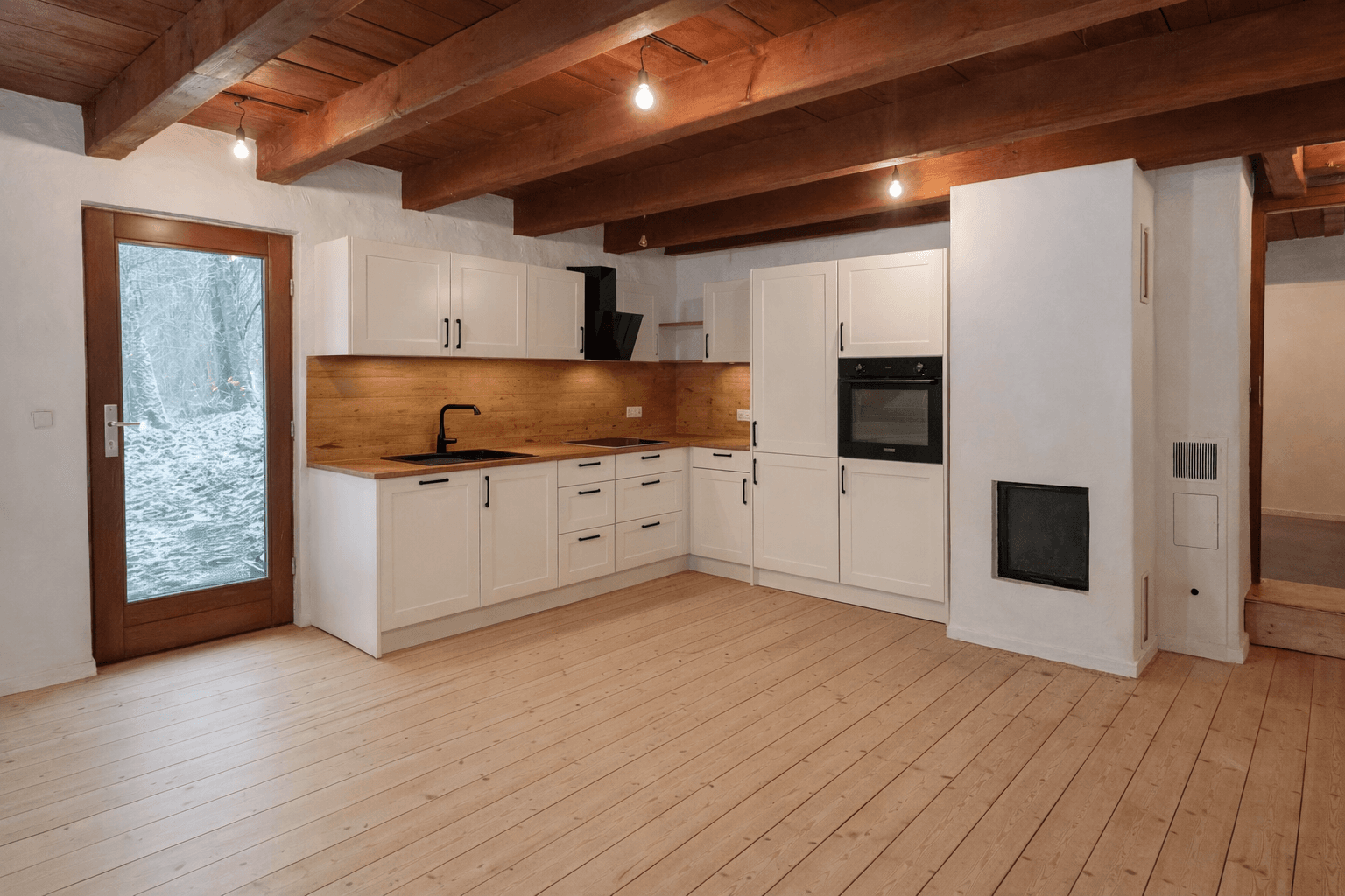 Pronájem domu 130 m², pozemek 2.678 m², Manthalstr. 2, Berg, Bavorsko Pronájem domu 130 m², pozemek 2.678 m², Manthalstr. 2, Berg, Bavorsko