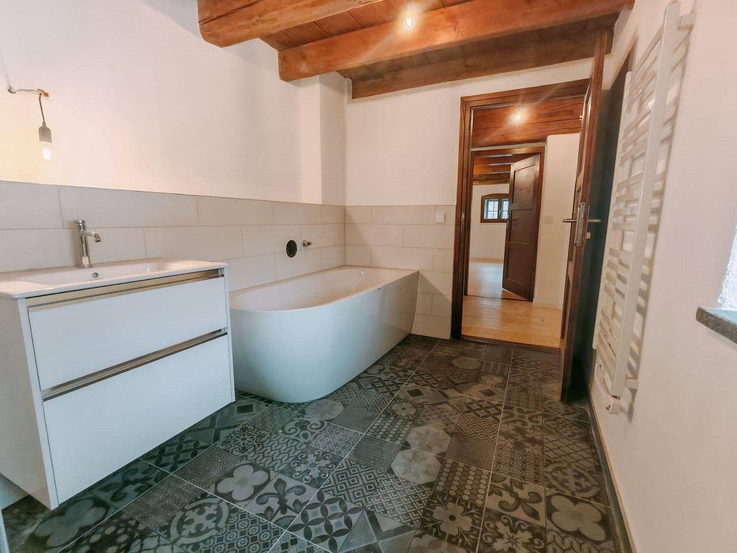 Pronájem domu 130 m², pozemek 2.678 m², Manthalstr. 2, Berg, Bavorsko Pronájem domu 130 m², pozemek 2.678 m², Manthalstr. 2, Berg, Bavorsko
