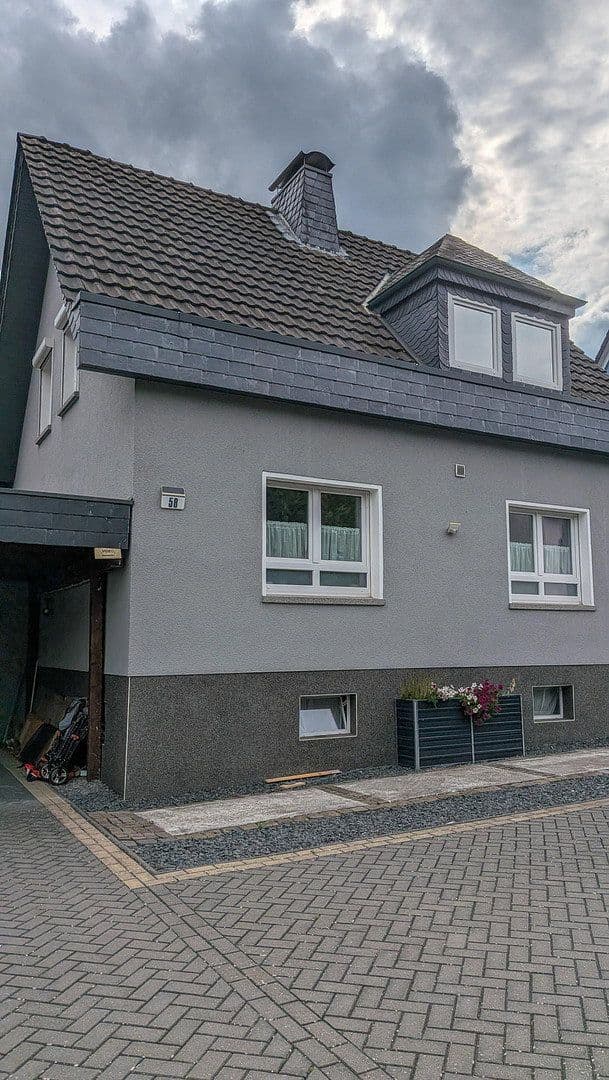 Prodej domu 144 m², pozemek 1.416 m², Hennef (Sieg), Severní Porýní-Vestfálsko Prodej domu 144 m², pozemek 1.416 m², Hennef (Sieg), Severní Porýní-Vestfálsko