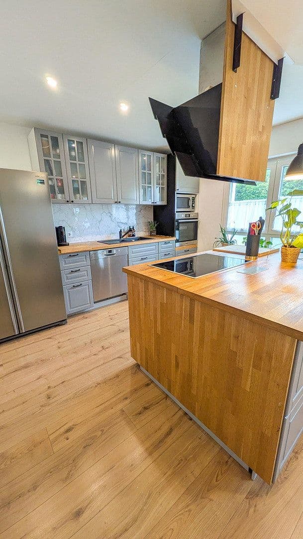 Prodej domu 144 m², pozemek 1.416 m², Hennef (Sieg), Severní Porýní-Vestfálsko Prodej domu 144 m², pozemek 1.416 m², Hennef (Sieg), Severní Porýní-Vestfálsko