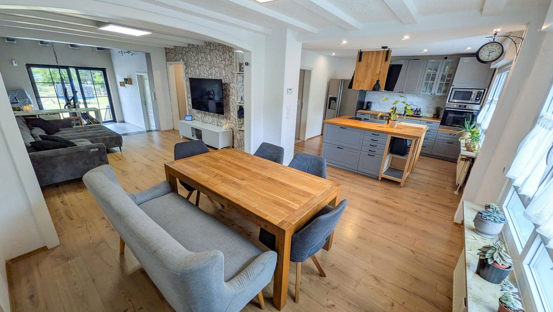 Prodej domu 144 m², pozemek 1.416 m², Hennef (Sieg), Severní Porýní-Vestfálsko Prodej domu 144 m², pozemek 1.416 m², Hennef (Sieg), Severní Porýní-Vestfálsko