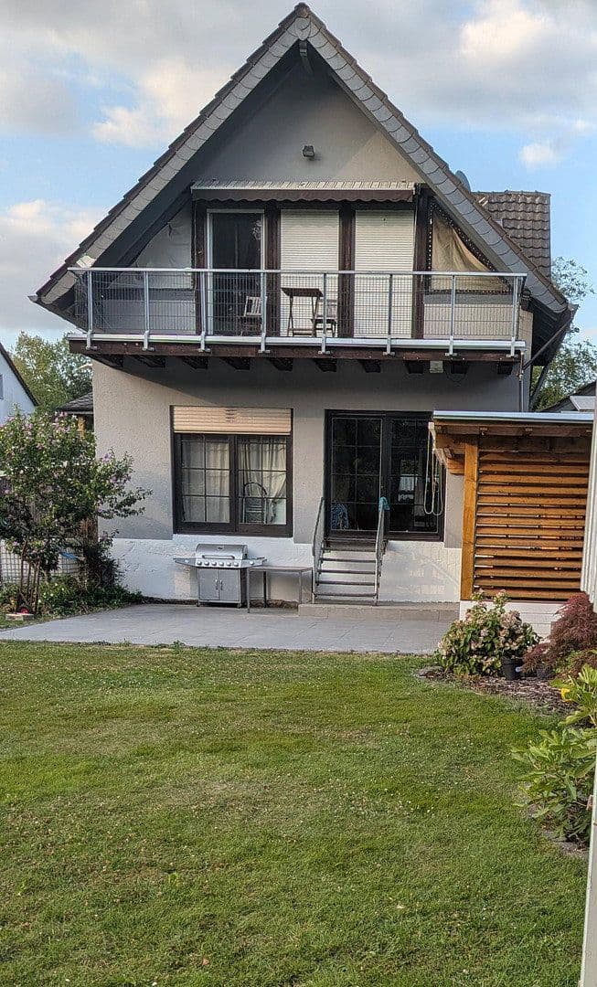 Prodej domu 144 m², pozemek 1.416 m², Hennef (Sieg), Severní Porýní-Vestfálsko Prodej domu 144 m², pozemek 1.416 m², Hennef (Sieg), Severní Porýní-Vestfálsko