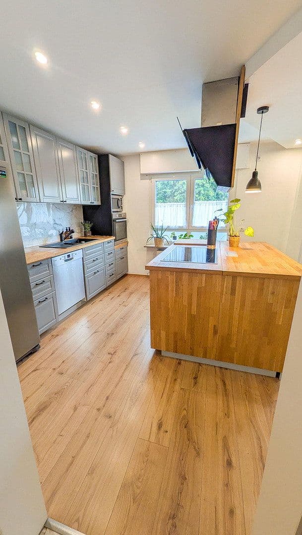 Prodej domu 144 m², pozemek 1.416 m², Hennef (Sieg), Severní Porýní-Vestfálsko Prodej domu 144 m², pozemek 1.416 m², Hennef (Sieg), Severní Porýní-Vestfálsko
