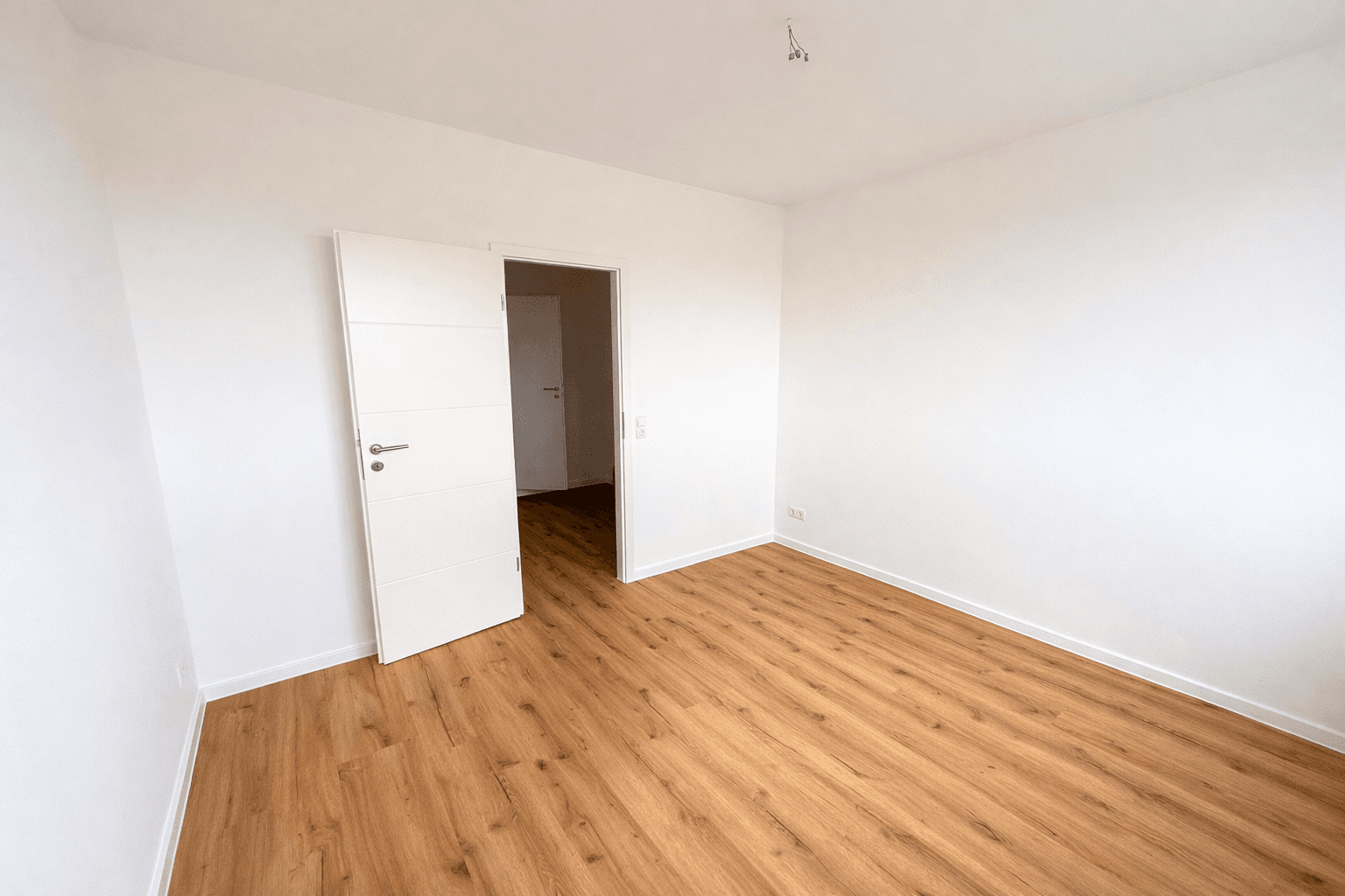 Pronájem bytu 3+1 66 m², Otto-Dix-Ring 26, Dresden, Sasko Pronájem bytu 3+1 66 m², Otto-Dix-Ring 26, Dresden, Sasko