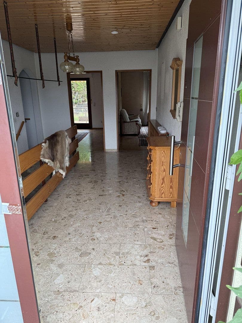 Prodej domu 106 m², pozemek 1.095 m², Mörikestraße 14, Eberdingen, Bádensko-Württembersko Prodej domu 106 m², pozemek 1.095 m², Mörikestraße 14, Eberdingen, Bádensko-Württembersko