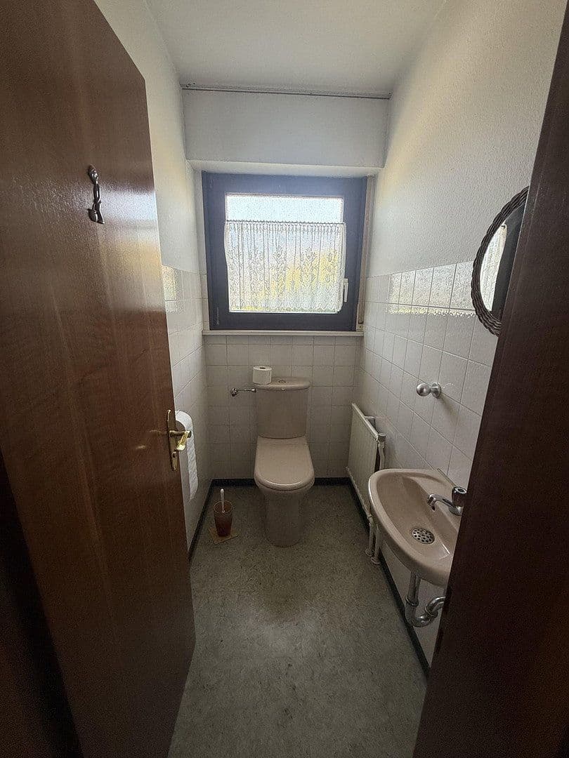 Prodej domu 106 m², pozemek 1.095 m², Mörikestraße 14, Eberdingen, Bádensko-Württembersko Prodej domu 106 m², pozemek 1.095 m², Mörikestraße 14, Eberdingen, Bádensko-Württembersko