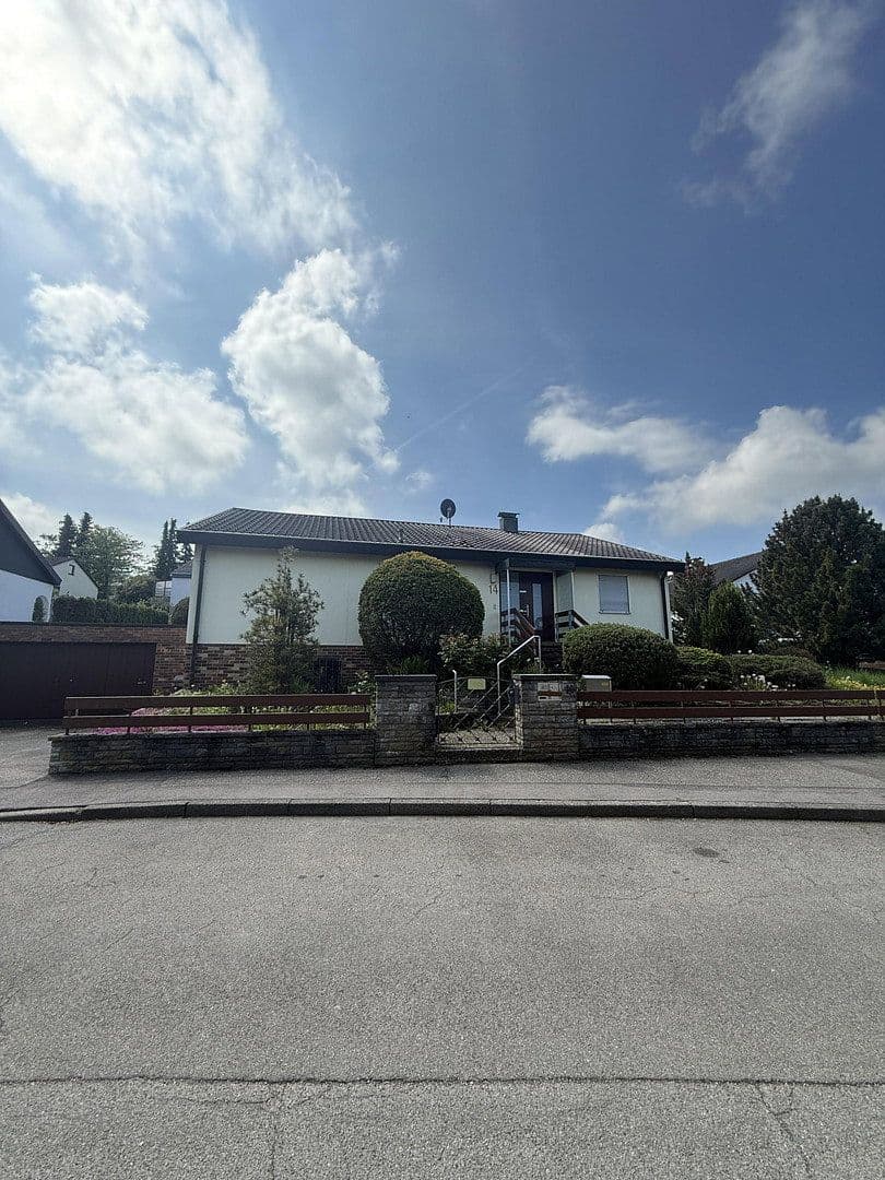 Prodej domu 106 m², pozemek 1.095 m², Mörikestraße 14, Eberdingen, Bádensko-Württembersko Prodej domu 106 m², pozemek 1.095 m², Mörikestraße 14, Eberdingen, Bádensko-Württembersko