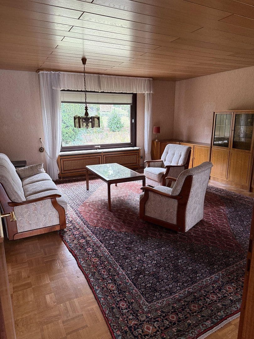Prodej domu 106 m², pozemek 1.095 m², Mörikestraße 14, Eberdingen, Bádensko-Württembersko Prodej domu 106 m², pozemek 1.095 m², Mörikestraße 14, Eberdingen, Bádensko-Württembersko