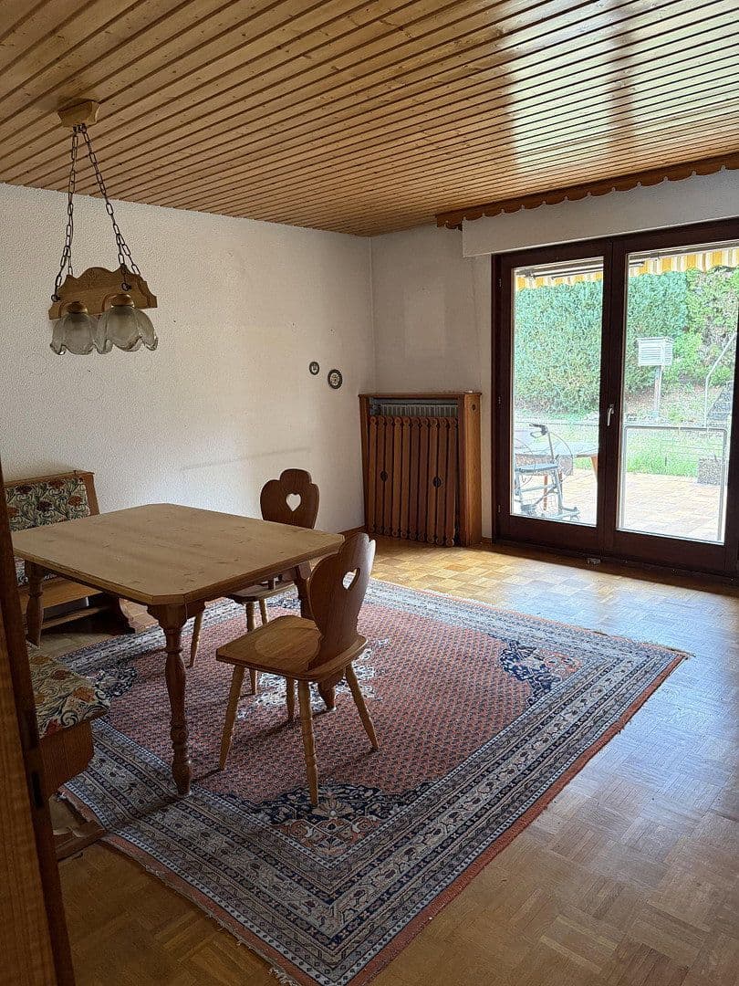 Prodej domu 106 m², pozemek 1.095 m², Mörikestraße 14, Eberdingen, Bádensko-Württembersko Prodej domu 106 m², pozemek 1.095 m², Mörikestraße 14, Eberdingen, Bádensko-Württembersko