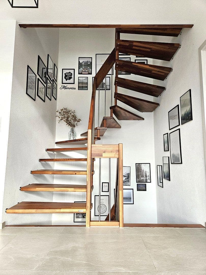 Prodej domu 138 m², pozemek 550 m², Niedereschach, Bádensko-Württembersko Prodej domu 138 m², pozemek 550 m², Niedereschach, Bádensko-Württembersko
