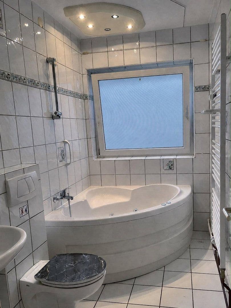 Pronájem bytu 3+1 72 m², Salzgitter, Dolní Sasko Pronájem bytu 3+1 72 m², Salzgitter, Dolní Sasko