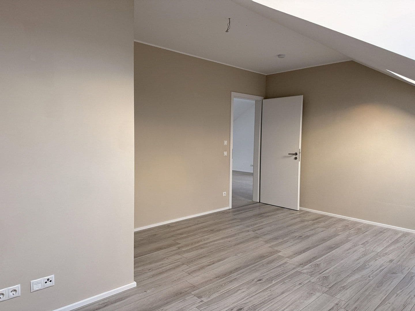 Pronájem bytu 2+1 73 m², Hümmerich, Porýní-Falc Pronájem bytu 2+1 73 m², Hümmerich, Porýní-Falc
