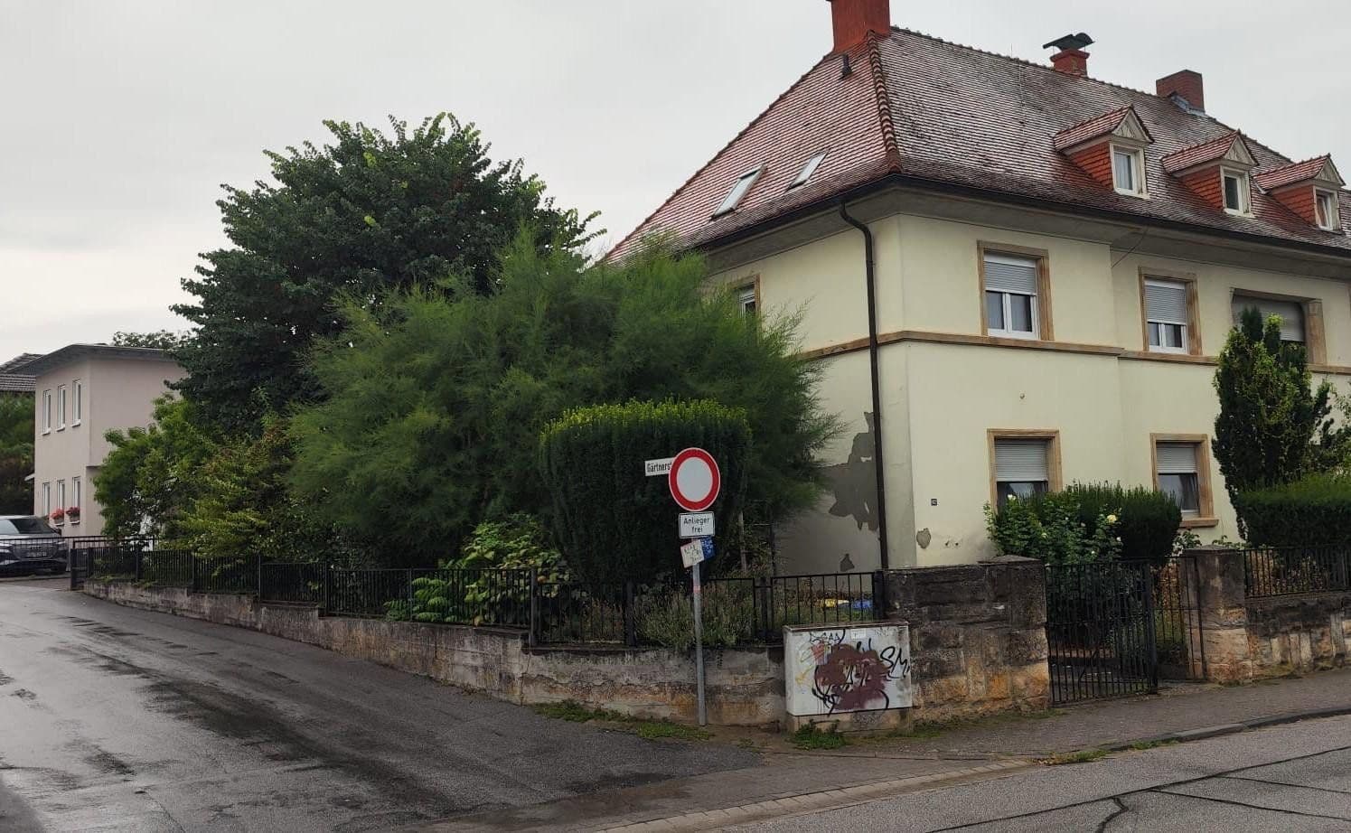 Prodej domu 220 m², pozemek 628 m², Hermannstraße 62, Wörrstadt, Porýní-Falc Prodej domu 220 m², pozemek 628 m², Hermannstraße 62, Wörrstadt, Porýní-Falc