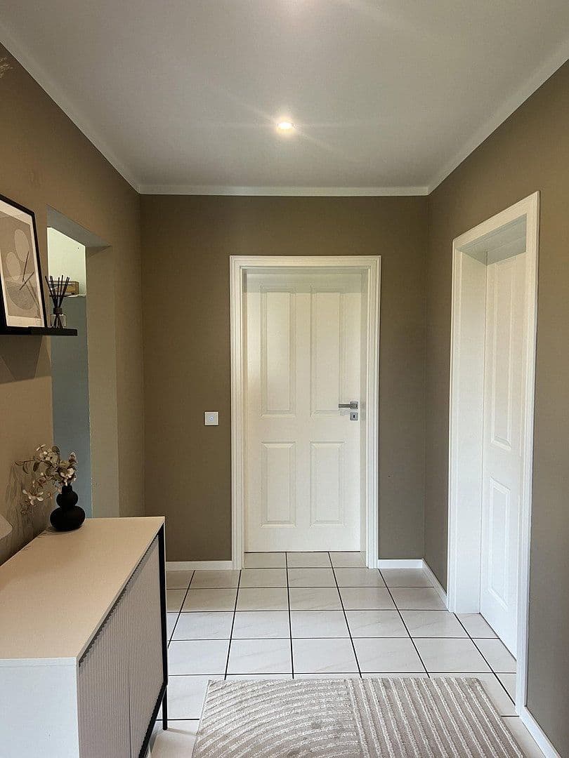 Prodej domu 168 m², pozemek 1.007 m², Taunusstr. 43, Langgöns, Hessen Prodej domu 168 m², pozemek 1.007 m², Taunusstr. 43, Langgöns, Hessen