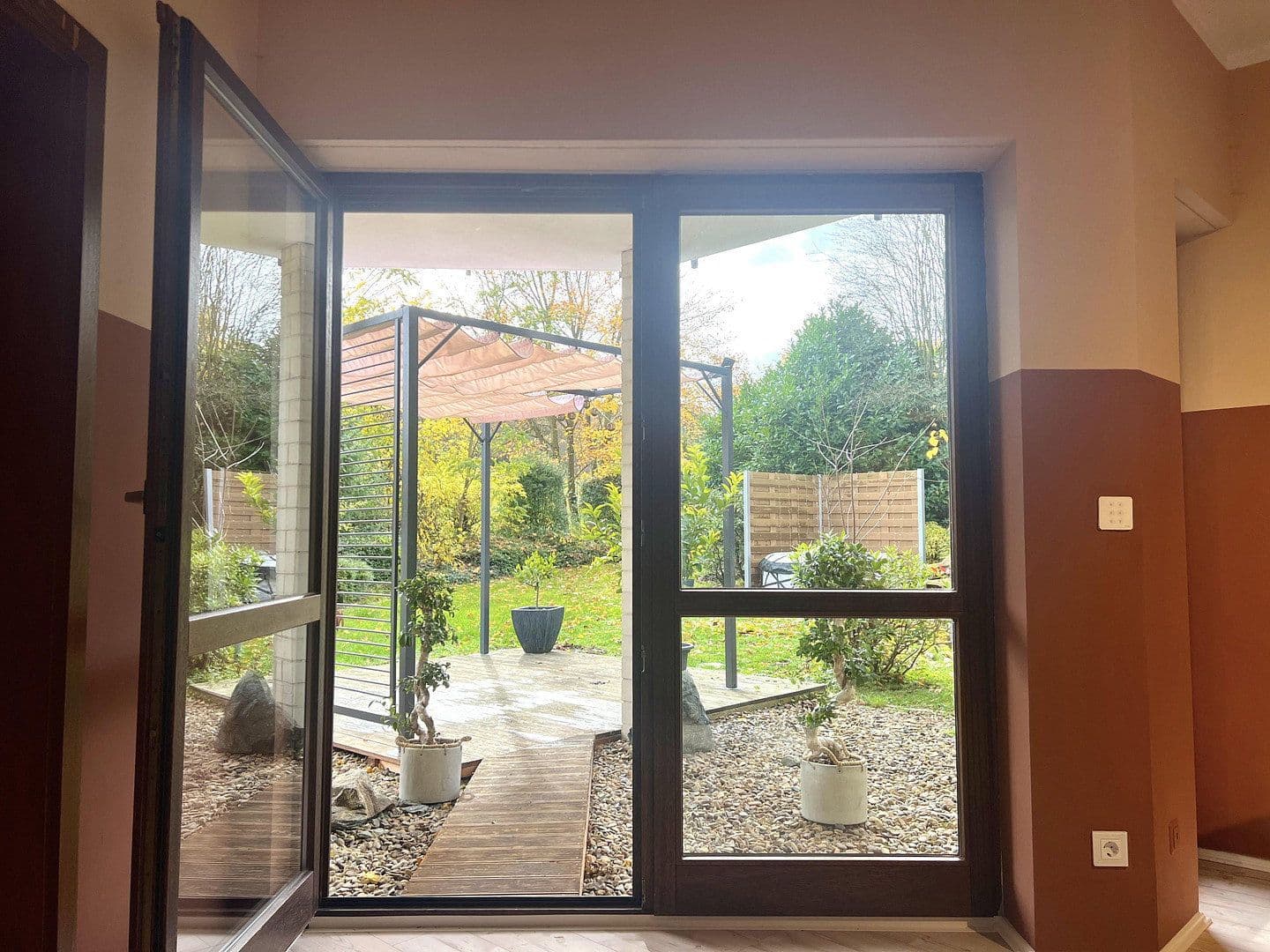 Prodej domu 168 m², pozemek 1.007 m², Taunusstr. 43, Langgöns, Hessen Prodej domu 168 m², pozemek 1.007 m², Taunusstr. 43, Langgöns, Hessen