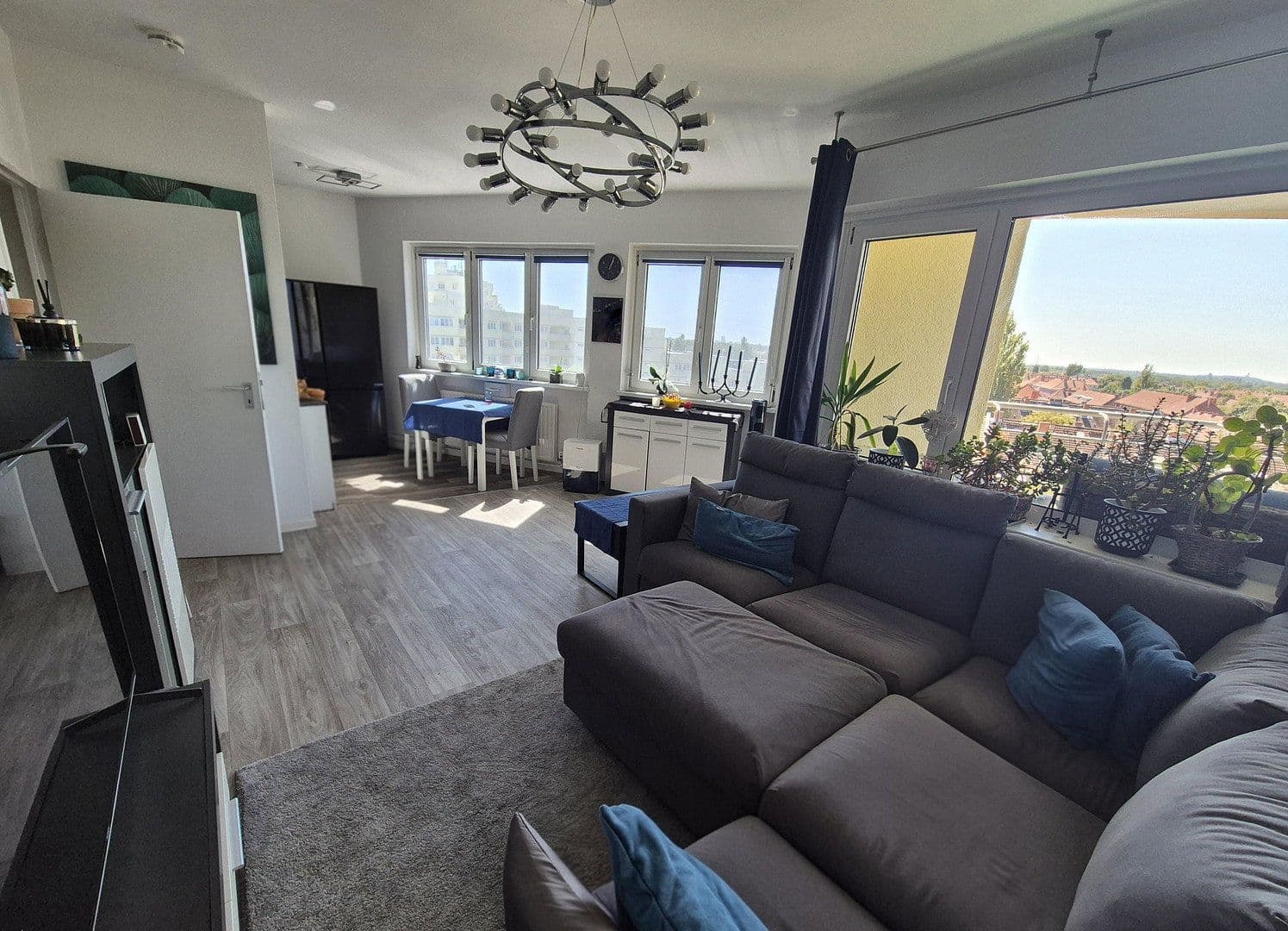 Prodej bytu 4+1 75 m², Meller Bogen 9, Berlin, Berlín Prodej bytu 4+1 75 m², Meller Bogen 9, Berlin, Berlín