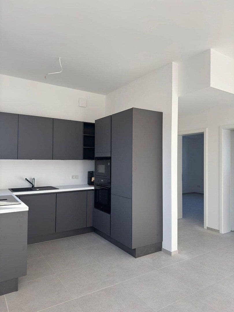 Pronájem bytu 3+1 89 m², Frankfurt am Main, Hessen Pronájem bytu 3+1 89 m², Frankfurt am Main, Hessen