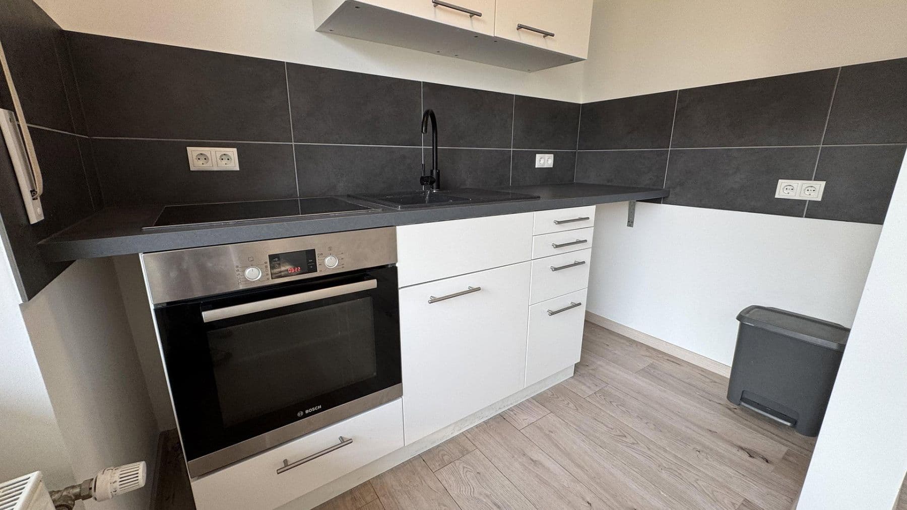 Pronájem bytu 1+1 44 m², Nansenstrasse 11, Wiesbaden-Biebrich, Hessen Pronájem bytu 1+1 44 m², Nansenstrasse 11, Wiesbaden-Biebrich, Hessen
