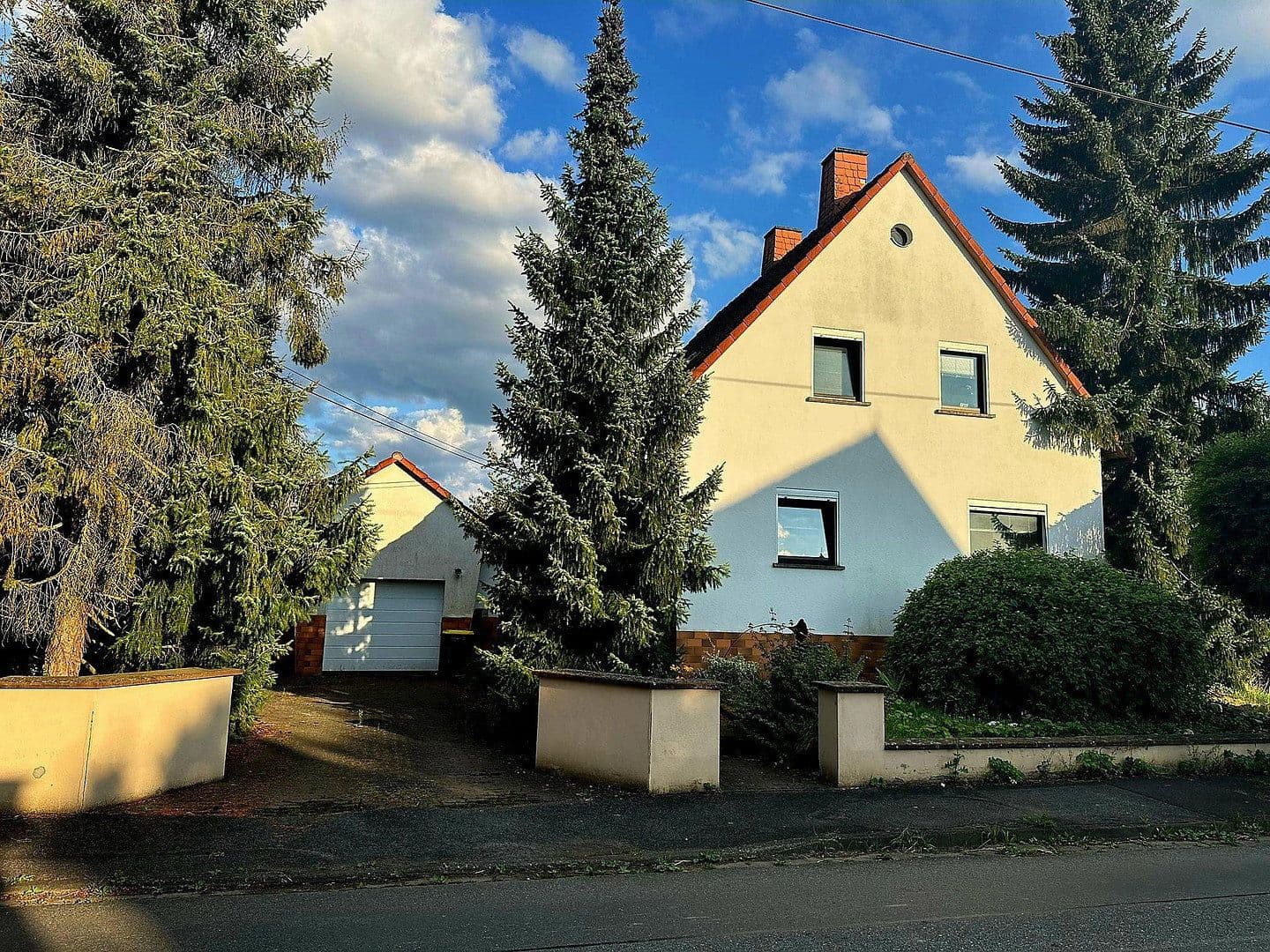 Prodej domu 244 m², pozemek 816 m², Allee 18, Neustadt bei Coburg, Bavorsko Prodej domu 244 m², pozemek 816 m², Allee 18, Neustadt bei Coburg, Bavorsko