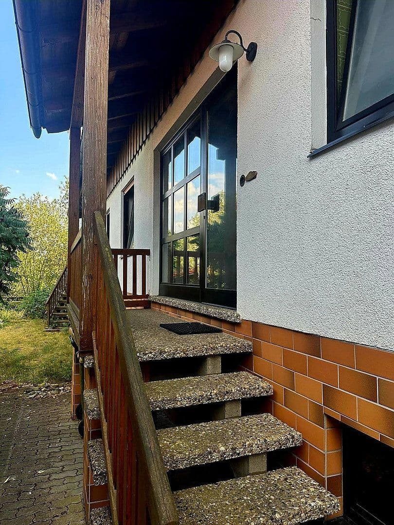 Prodej domu 244 m², pozemek 816 m², Allee 18, Neustadt bei Coburg, Bavorsko Prodej domu 244 m², pozemek 816 m², Allee 18, Neustadt bei Coburg, Bavorsko