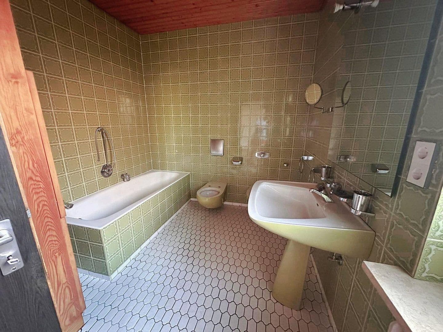 Prodej domu 244 m², pozemek 816 m², Allee 18, Neustadt bei Coburg, Bavorsko Prodej domu 244 m², pozemek 816 m², Allee 18, Neustadt bei Coburg, Bavorsko