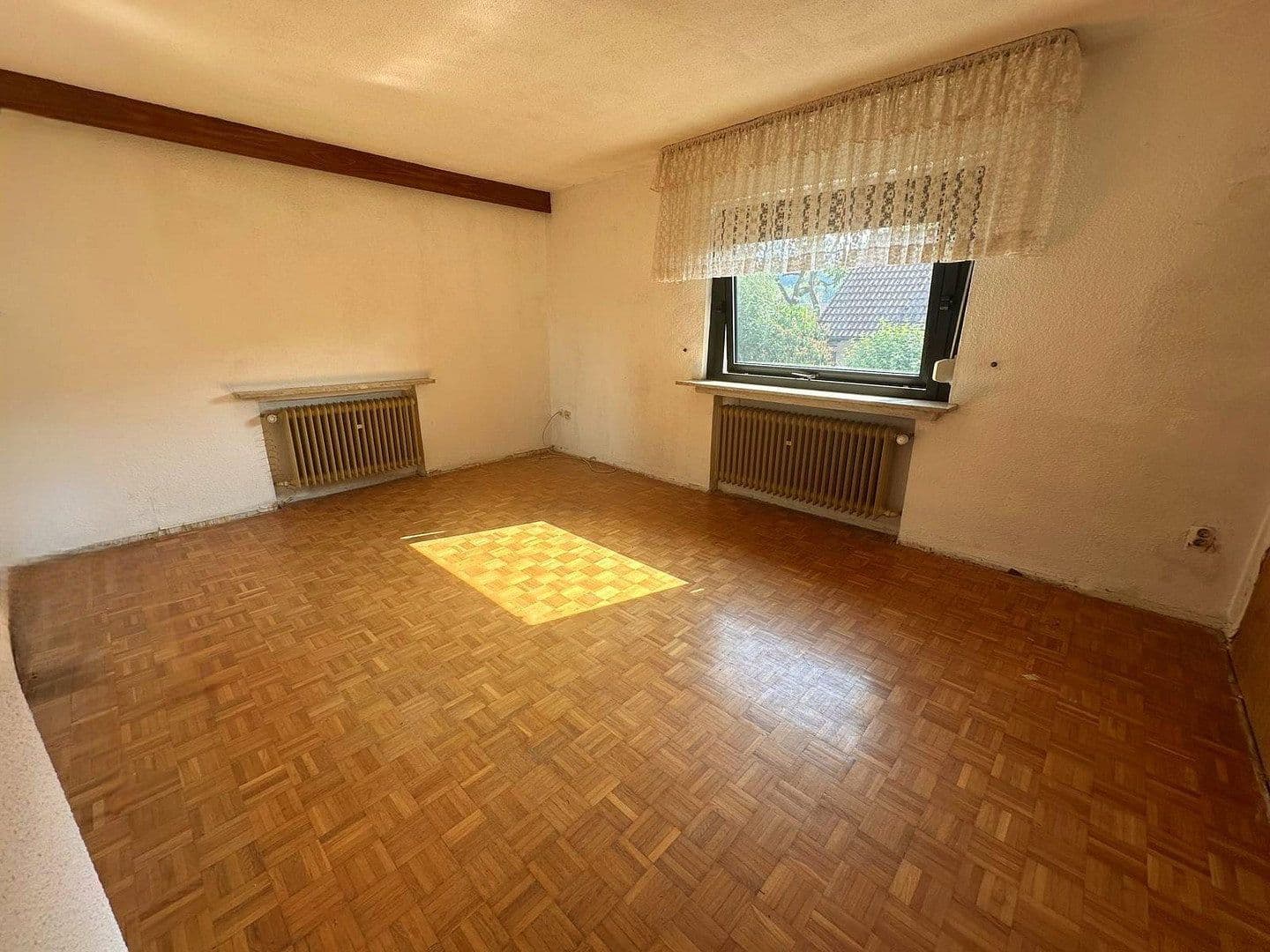 Prodej domu 244 m², pozemek 816 m², Allee 18, Neustadt bei Coburg, Bavorsko Prodej domu 244 m², pozemek 816 m², Allee 18, Neustadt bei Coburg, Bavorsko