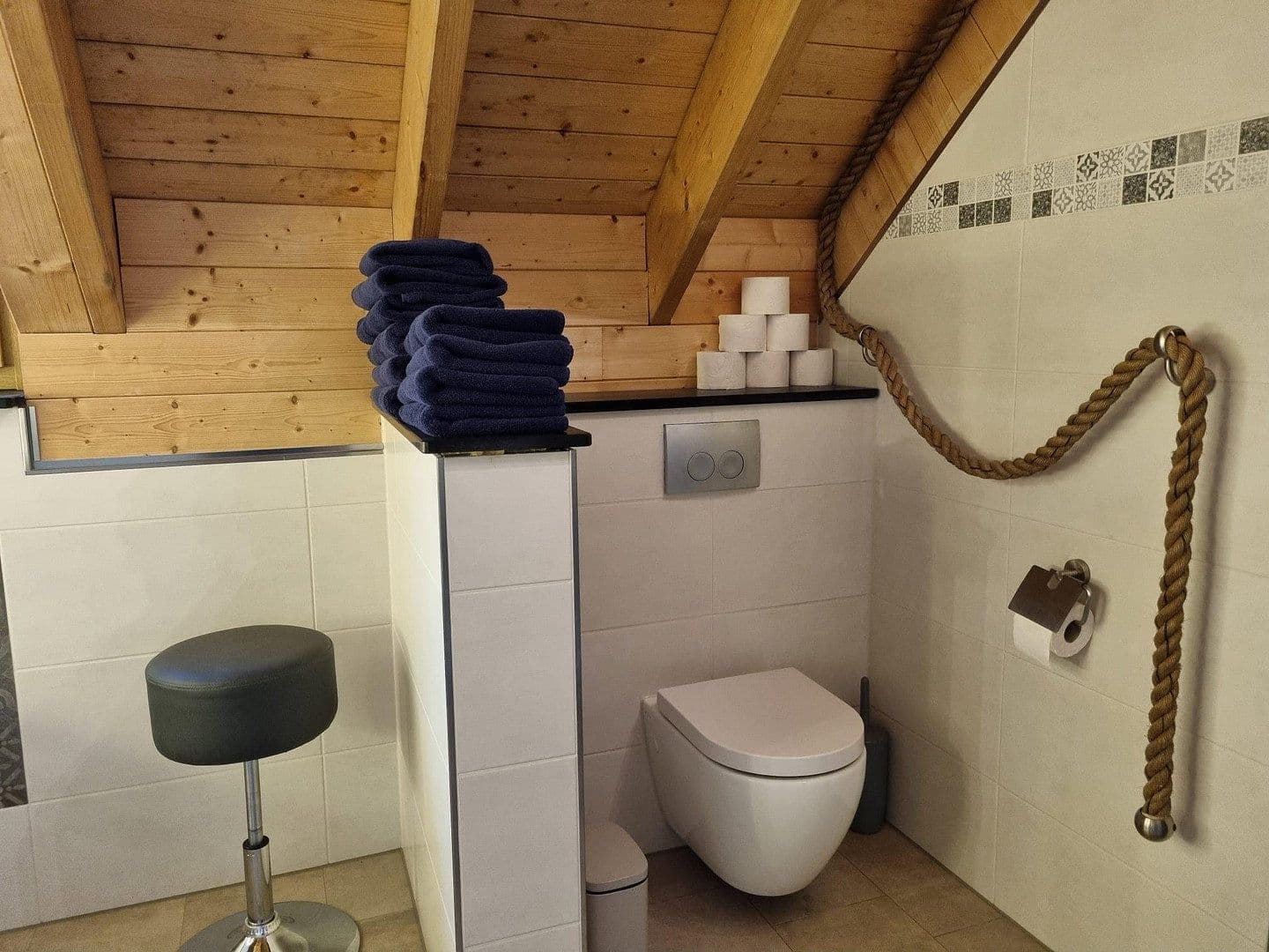 Prodej domu 300 m², pozemek 2.764 m², Altenkirchen (Westerwald), Porýní-Falc Prodej domu 300 m², pozemek 2.764 m², Altenkirchen (Westerwald), Porýní-Falc