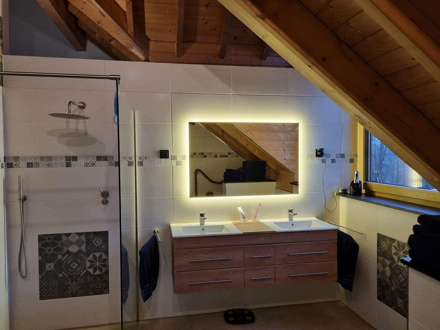 Prodej domu 300 m², pozemek 2.764 m², Altenkirchen (Westerwald), Porýní-Falc Prodej domu 300 m², pozemek 2.764 m², Altenkirchen (Westerwald), Porýní-Falc