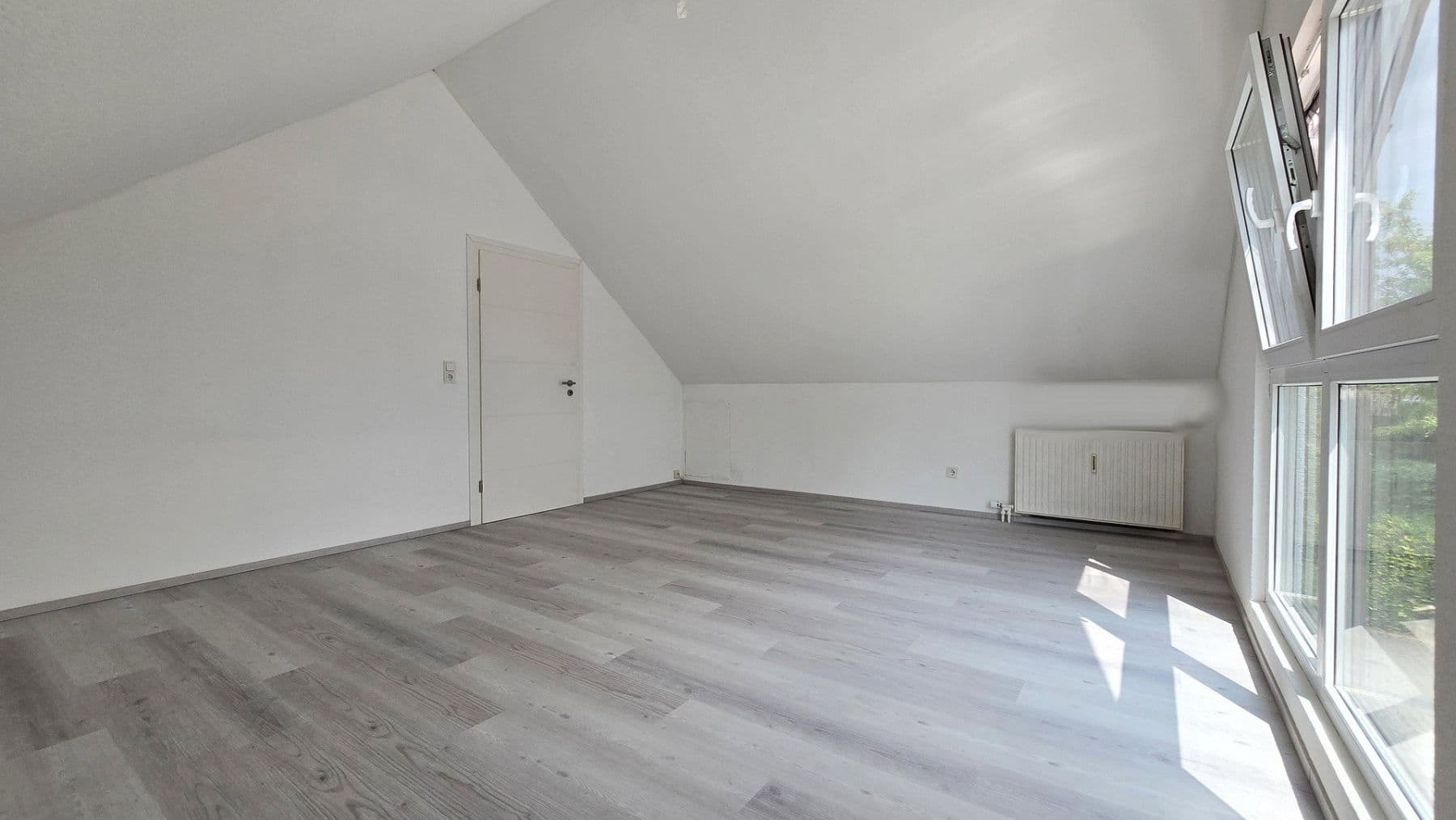 Prodej domu 220 m², pozemek 429 m², Meckenheim, Severní Porýní-Vestfálsko Prodej domu 220 m², pozemek 429 m², Meckenheim, Severní Porýní-Vestfálsko
